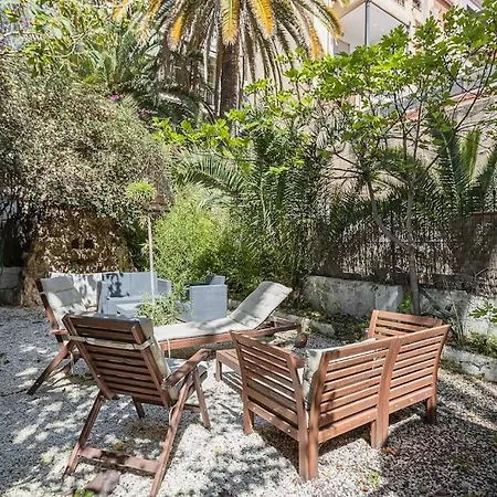 Canela Homes Consell 公寓 *